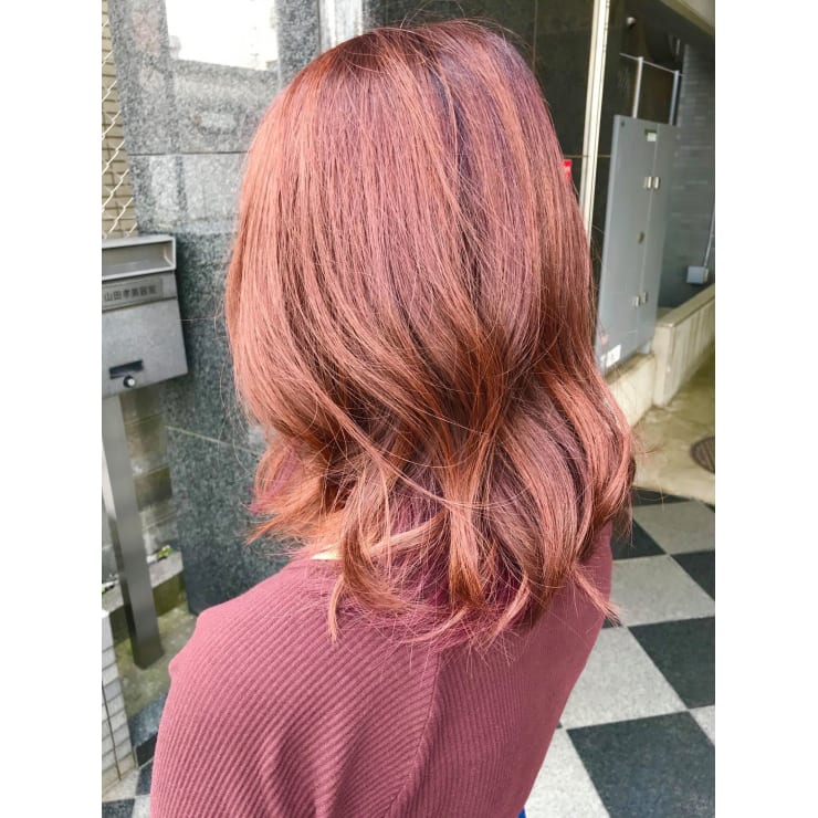 カッパーブラウン ピンクのインナーカラーの欲張りスタイル Hair Make Opsis オプシス のヘアスタイル 美容院 美容室を予約するなら楽天ビューティ