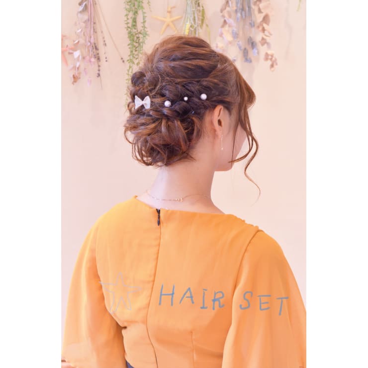 結婚式 二次会お呼ばれヘアセット ねじりフルアップ Gold Woodpecker ゴールドウッドペッカー のヘアスタイル 美容院 美容室を予約するなら楽天ビューティ