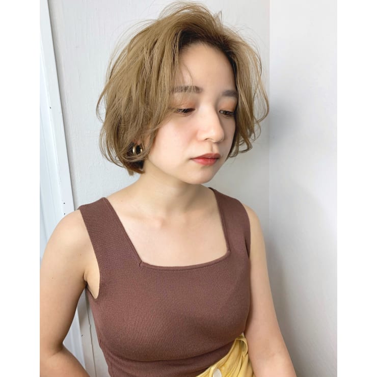 立ち上げバングのショートボブ K279 Lila By Afloat レイラバイアフロート のヘアスタイル 美容院 美容室を予約するなら楽天ビューティ
