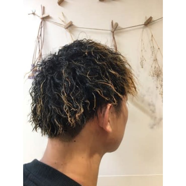 メッシュ ツイストパーマ Bijou Amour ビジュアムール のヘアスタイル 美容院 美容室を予約するなら楽天ビューティ