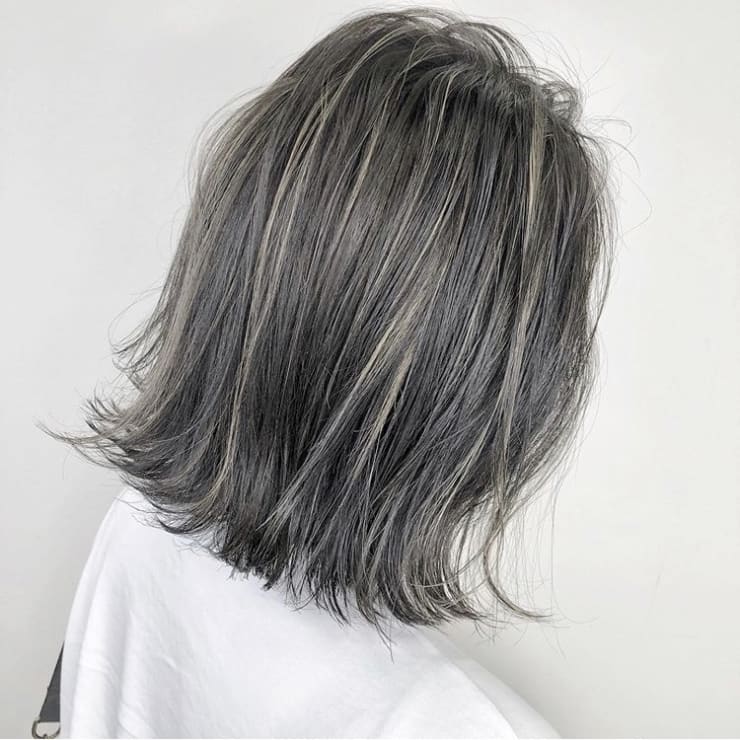 L C E阪急十三 アッシュ極細ハイライト L C E阪急十三 旧lee 阪急十三 エルシー ハンキュウジュウソウ のヘアスタイル 美容院 美容室を予約するなら楽天ビューティ