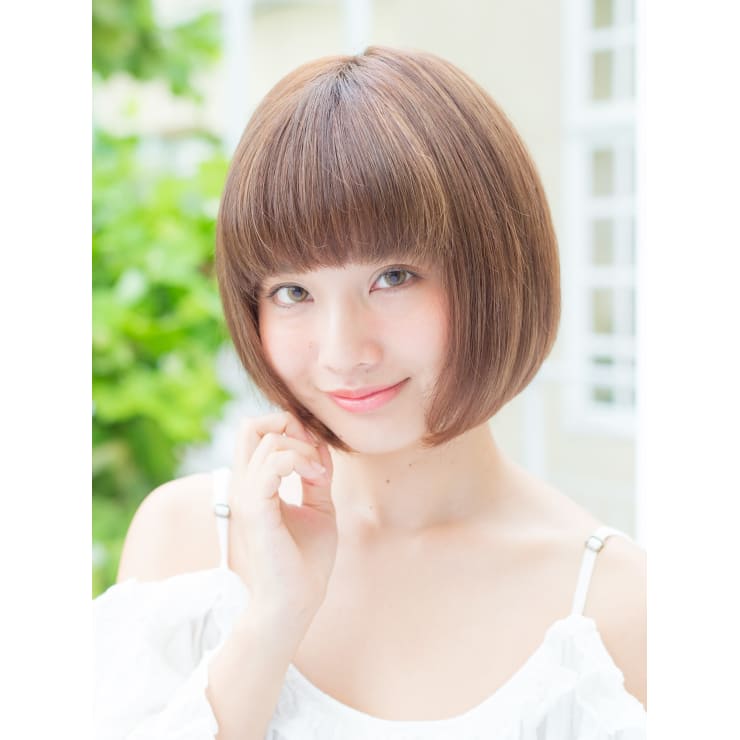 ぱっつん前髪の前下がりボブ L Avenir Hathor あびこ店 ラブニール ハトル アビコテン のヘアスタイル 美容院 美容室を予約するなら楽天ビューティ