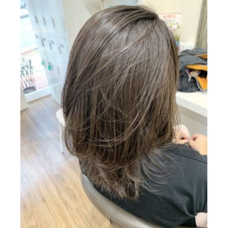 30代ママさん 明るい白髪染め クリームベージュ ｃｒｅａ能見台 クレアノウケンダイ のヘアスタイル 美容院 美容室を予約するなら楽天ビューティ