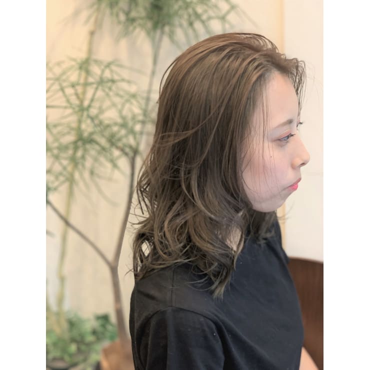 メッシュ 立体カラー ゆる巻きミディアム Rene 経堂店 ルネ キョウドウテン のヘアスタイル 美容院 美容室を予約するなら楽天ビューティ