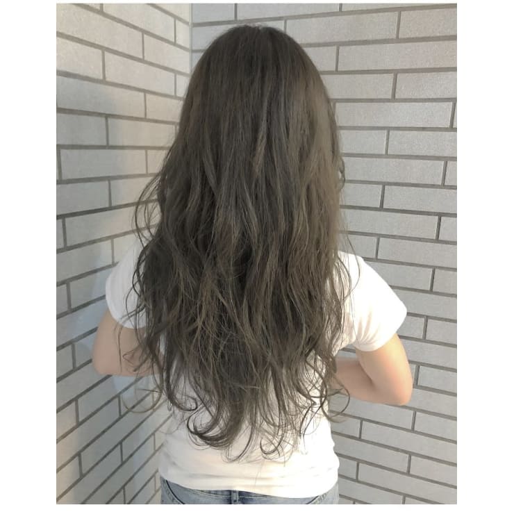 Xes Ta マットベージュ ロング Xes Ta シェスタ のヘアスタイル 美容院 美容室を予約するなら楽天ビューティ