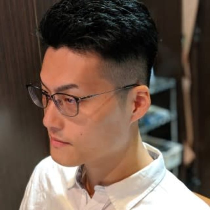 ラフなサイドバック 刈り上げスタイル ヘアーモードキクチ 神田日銀通り店 ヘアーモードキクチ のヘアスタイル 美容院 美容室を予約するなら楽天ビューティ