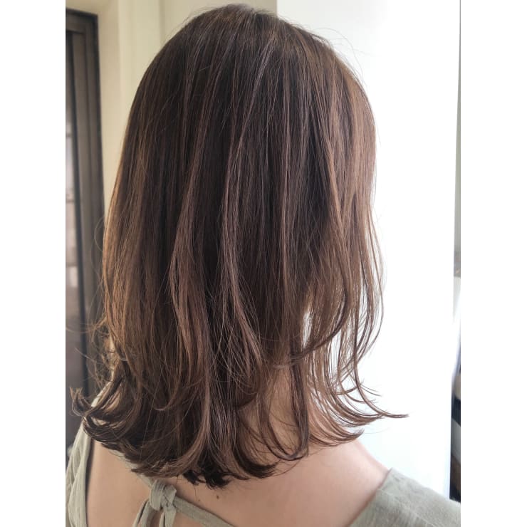 レイヤーロブ Lyon Chiemi Lyon Hair Make Up リヨンヘアーアンドメイクアップ のヘアスタイル 美容院 美容室を予約するなら楽天ビューティ
