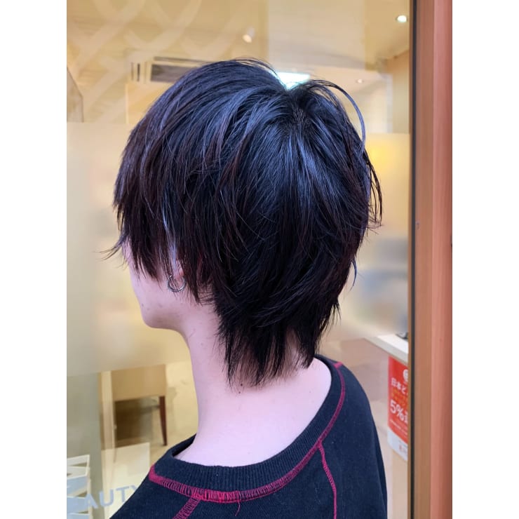 ショートウルフ Akira三宮店 アキラ のヘアスタイル 美容院 美容室を予約するなら楽天ビューティ