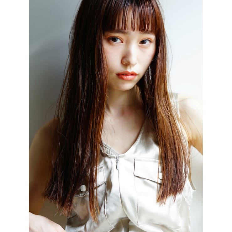 おん眉バングに切りっぱなしロングでお洒落カジュアル女子に Oorry オーリー のヘアスタイル 美容院 美容室を予約するなら楽天ビューティ