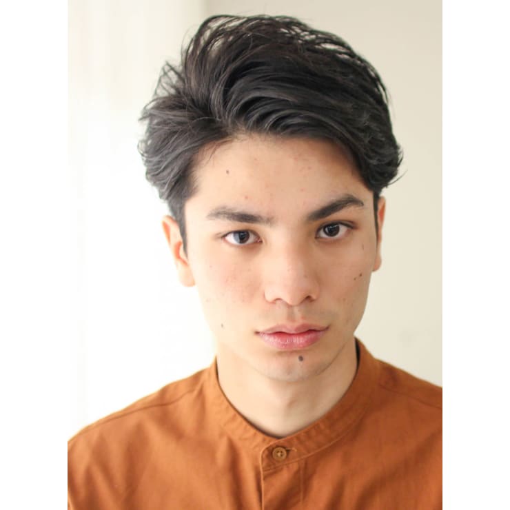 浅めツーブロックの外国人風メンズヘア Circus By Beautrium 青山 サーカスバイビュートリアム アオヤマ のヘアスタイル 美容院 美容室を予約するなら楽天ビューティ 浅めツーブロックの外国人風メンズヘア Circus By Beautrium 青山 サーカスバイビュートリアム アオヤマ のヘアスタイル 美容院 美容室を予約するなら楽天ビューティ