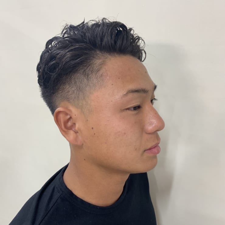 ツーブロック ハードパーマ Hair Ales Harajuku ヘアーアレス ハラジュク のヘアスタイル 美容院 美容室を予約するなら楽天ビューティ