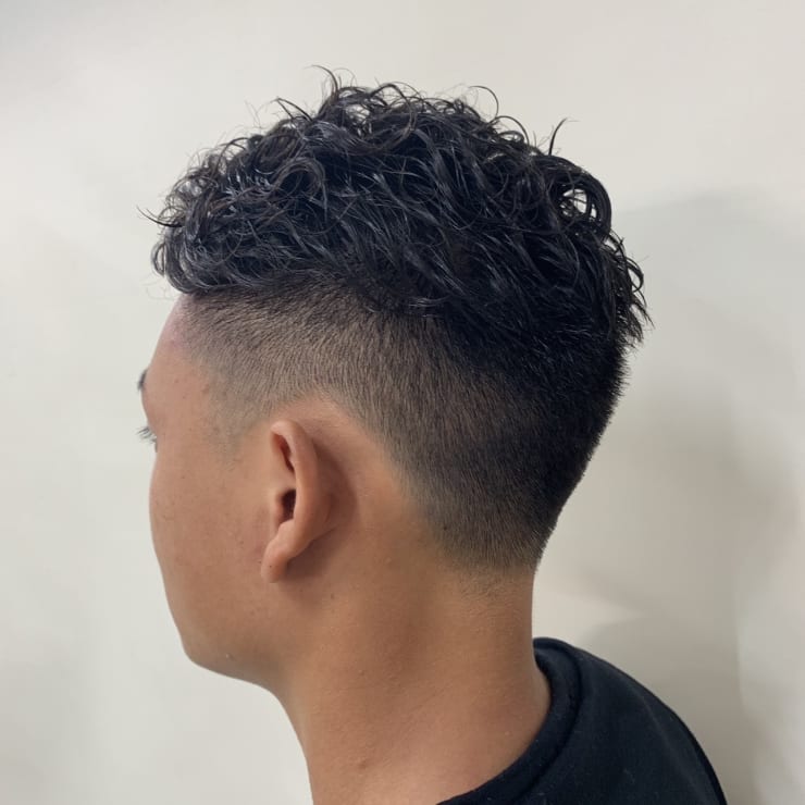 ツーブロック ハードパーマ Hair Ales Harajuku ヘアーアレス ハラジュク のヘアスタイル 美容院 美容室を予約するなら楽天ビューティ