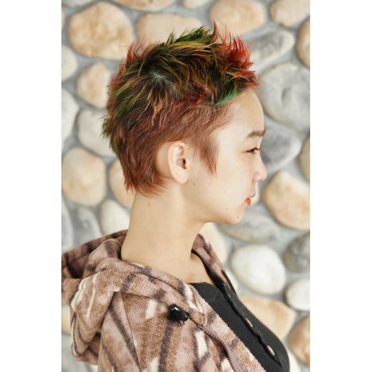 ベリーウルフショート デザインカラー Beautrium 七里ヶ浜 ビュートリアム のヘアスタイル 美容院 美容室を予約するなら楽天ビューティ