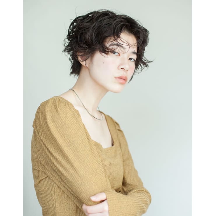 ハンサムショート ウェーブパーマ ナチュラルブラウン Merci メルシー のヘアスタイル 美容院 美容室を予約するなら楽天ビューティ
