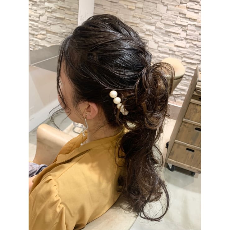 結婚式 二次会 大人なローポニーテール Hair Make Opsis オプシス のヘアスタイル 美容院 美容室を予約するなら楽天ビューティ
