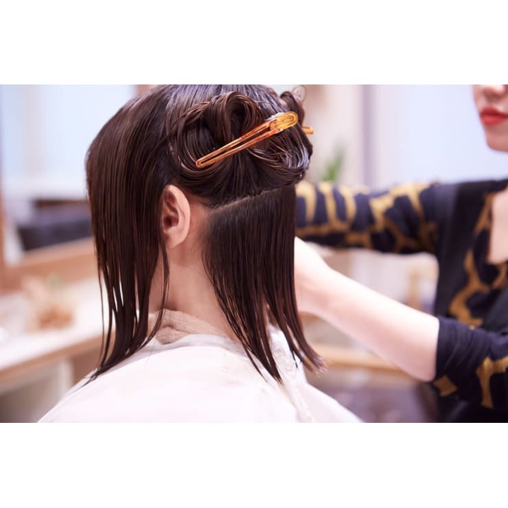 ハサミの使い方 切るパネルの厚さ 髪の減らし方へのこだわり Lalei ラレイ のこだわり特集 美容院 美容室を予約するなら楽天ビューティ