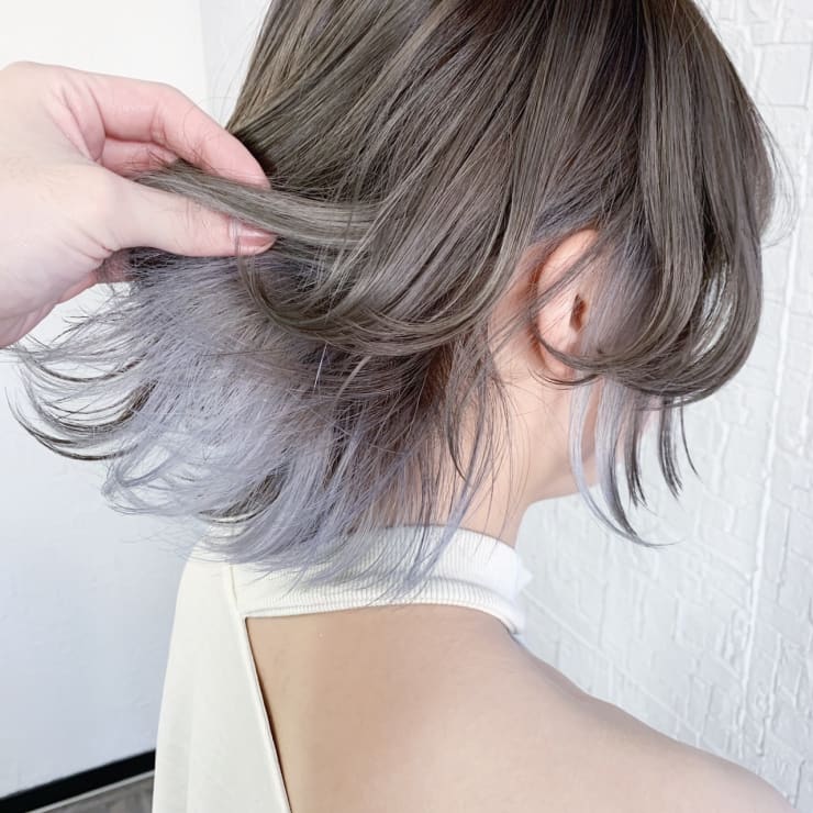 インナーカラー ホワイトグレー Re Charm By Anyhow 長岡南七日町店 リシャルムバイエニーハウ のヘアスタイル 美容院 美容室を予約するなら楽天ビューティ