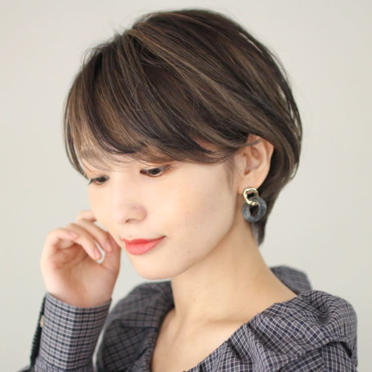 前髪長めの大人可愛い耳かけショートボブ Circus By Beautrium 青山 サーカスバイビュートリアム アオヤマ のヘアスタイル 美容院 美容室を予約するなら楽天ビューティ 前髪長めの大人可愛い耳かけショートボブ Circus By Beautrium 青山 サーカスバイビュートリアム アオヤマ のヘアスタイル 美容院 美容室を予約するなら楽天ビューティ