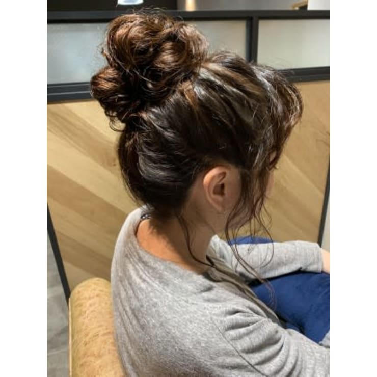 無造作お団子ヘアー 半個室型美容室 Sourire 博多店 ハンコシツガタビヨウシツ スーリール ハカタテン のヘアスタイル 美容院 美容室を予約するなら楽天ビューティ
