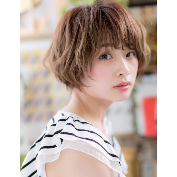 ふんわりくせ毛風☆小顔ひし形ショート グラデーションカラー | COVER