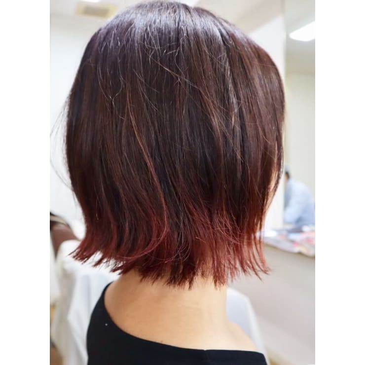 ぱっつんボブ グラデーションカラー Elle Fou エルフゥ のヘアスタイル 美容院 美容室を予約するなら楽天ビューティ