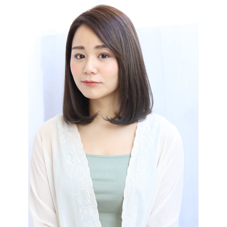 オフィス コンサバ ナチュラルストレート Albero アルベロ のヘアスタイル 美容院 美容室を予約するなら楽天ビューティ