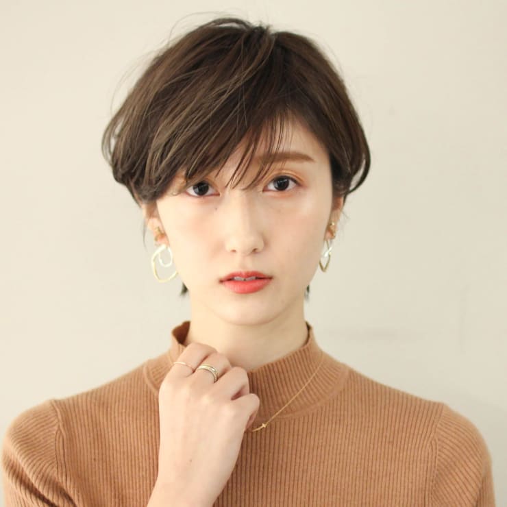 前髪長め耳かけショート 大人ショート 簡単スタイリング Circus By Beautrium 青山 サーカスバイビュートリアム アオヤマ のヘアスタイル 美容院 美容室を予約するなら楽天ビューティ 前髪長め耳かけショート 大人ショート 簡単スタイリング Circus By Beautrium 青山 サーカスバイビュートリアム アオヤマ のヘアスタイル 美容院 美容室を予約するなら楽天ビューティ