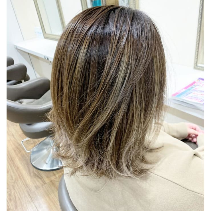 明るい白髪染め バレイヤージュ ｃｒｅａ能見台 クレアノウケンダイ のヘアスタイル 美容院 美容室を予約するなら楽天ビューティ