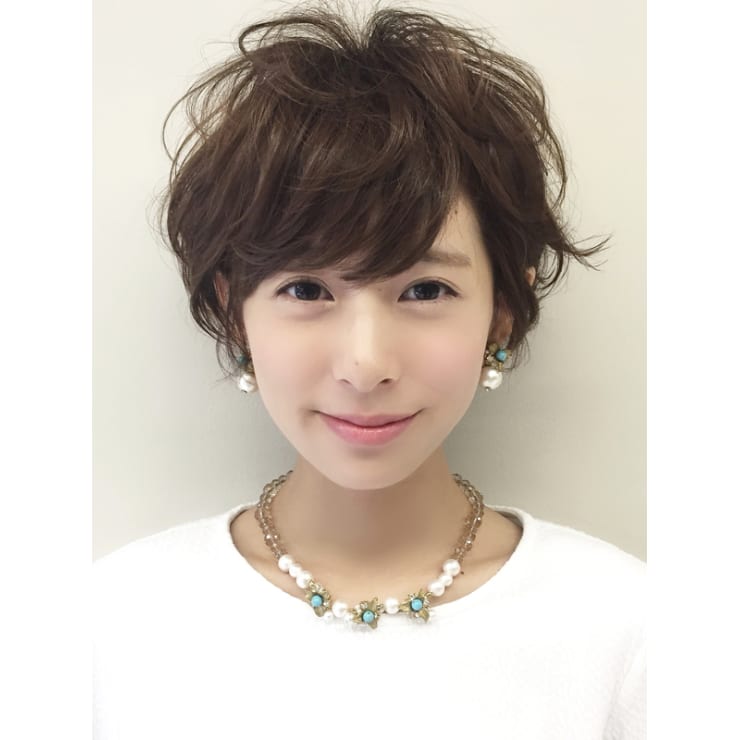 田丸麻紀さん風 ボリュームパーマショート Circus By Beautrium 表参道 サーカスバイビュートリアム のヘアスタイル 美容院 美容室を予約するなら楽天ビューティ