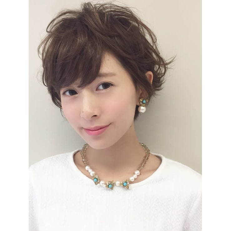 田丸麻紀さん風 ボリュームパーマショート Circus By Beautrium 表参道 サーカスバイビュートリアム のヘアスタイル 美容院 美容室を予約するなら楽天ビューティ