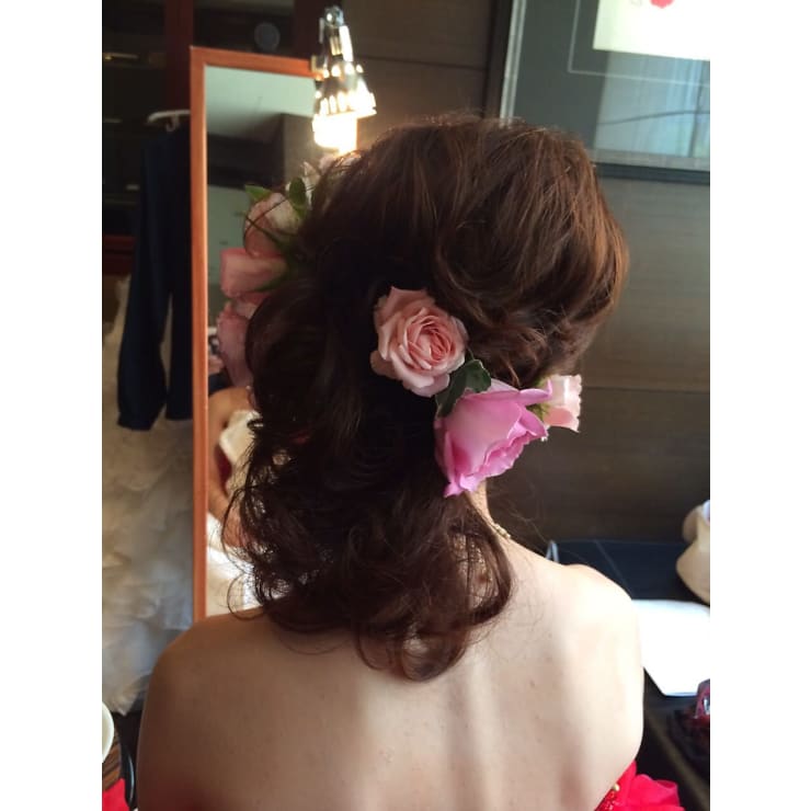 サイドダウンのパーティヘアーセット Hair Make Buono ヘアーアンドメイク ボーノ のヘアスタイル 美容院 美容室を予約するなら楽天ビューティ