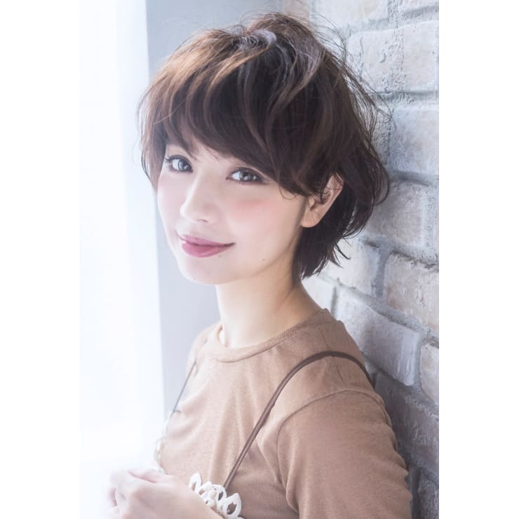 大人可愛い上品なクセ毛風ショートボブ 石田ゆりこさん風 神戸 Bonny Couture 髪質改善 40代大人ボブ ボニークチュール のヘアスタイル 美容院 美容室を予約するなら楽天ビューティ