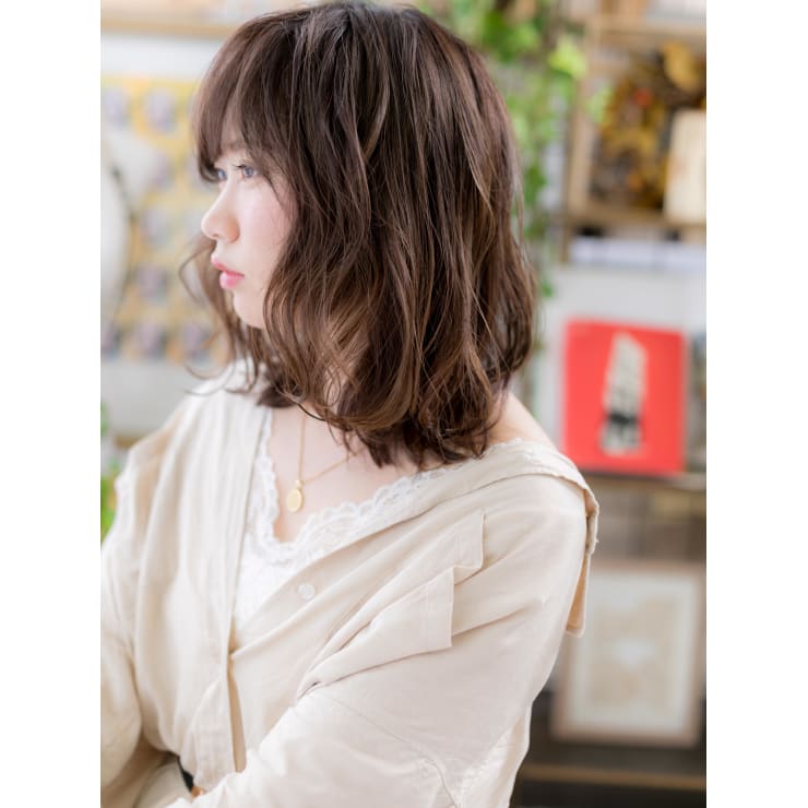 外ハネが大人かわいいくせ毛風エアリーボブ ふわミディ Cover Hair Bliss 大宮西口店 髪質改善 縮毛矯正 ヘッドスパ カバーヘアブリス オオミヤニシグチテン のヘアスタイル 美容院 美容室を予約するなら楽天ビューティ