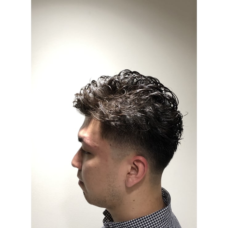 パーマ フェザーパーマ】 七三で分ける系 ご予約方法 →プロフィールURL →DM