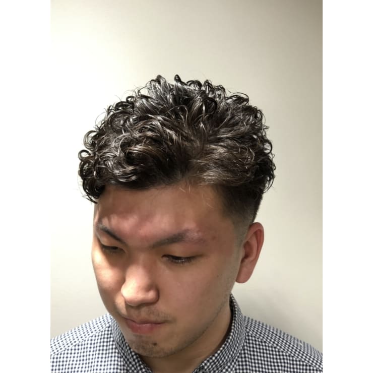 パーマ フェザーパーマ】 七三で分ける系 ご予約方法 →プロフィールURL →DM