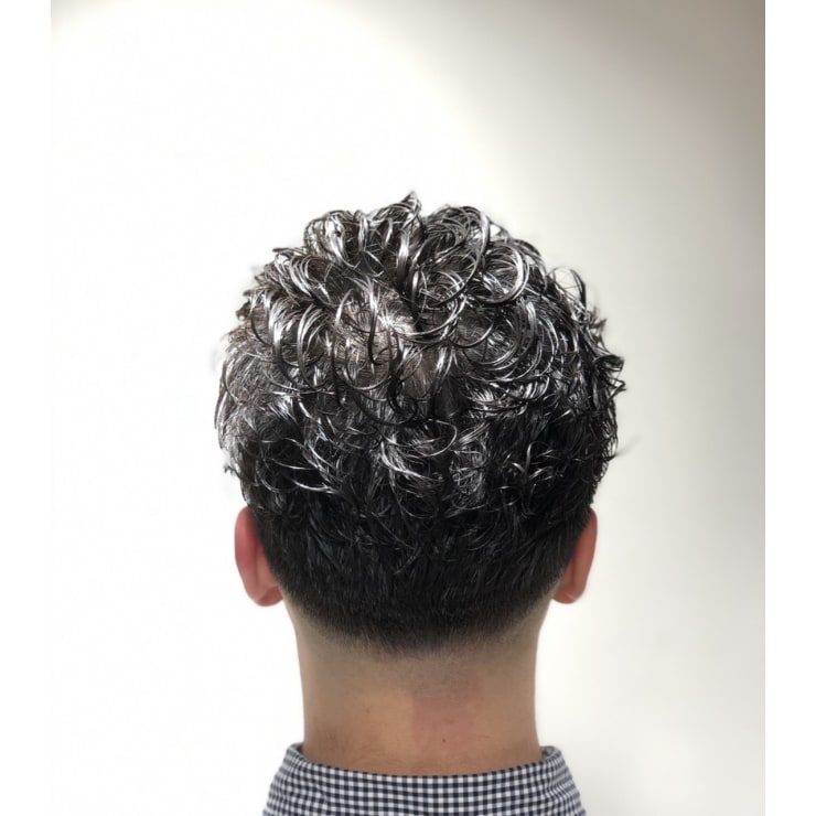 パーマ フェザーパーマ】 七三で分ける系 ご予約方法 →プロフィールURL →DM