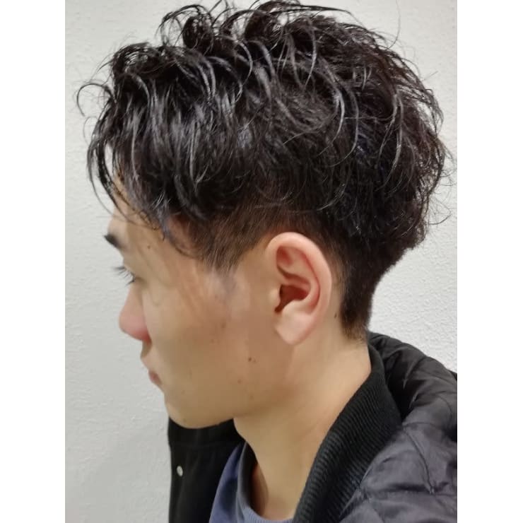 くせ毛を生かしたアップバング ツーブロック Ash 元住吉店 アッシュモトスミヨシテン のヘアスタイル 美容院 美容室を予約するなら楽天ビューティ