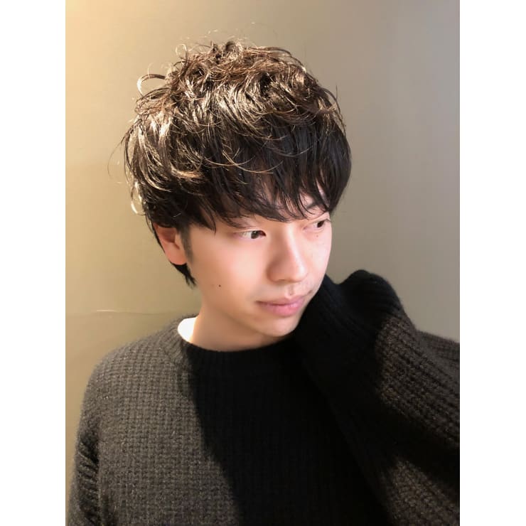 マッシュウルフ メンズパーマ 黒髪 ツーブロック Loana Roppongi ロアナロッポンギ のヘアスタイル 美容院 美容室を予約するなら楽天ビューティ
