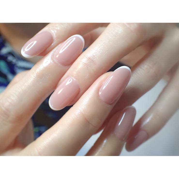 細フレンチ Cadenas カデナ のネイルデザイン ネイル まつげサロンを予約するなら楽天ビューティ