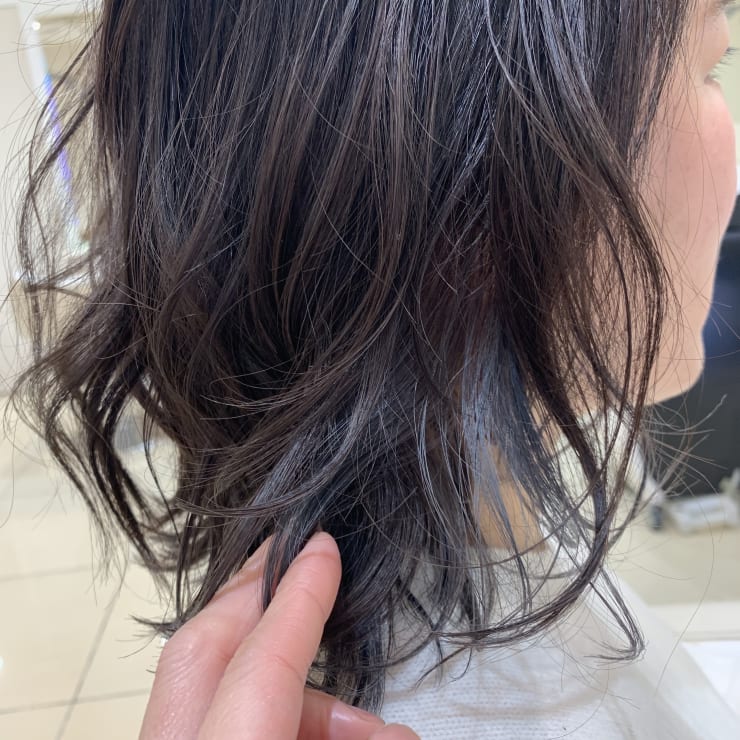 大人のインナーカラー Ash元住吉店ヘアスタイル Ash 元住吉店 アッシュモトスミヨシテン のヘアスタイル 美容院 美容室を予約するなら楽天ビューティ