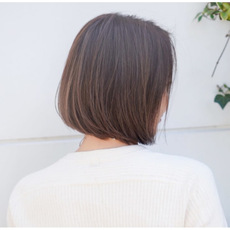 ギリギリ結べる長さのフラットなボブヘアー Beautrium 福岡 ビュートリアム のヘアスタイル 美容院 美容室を予約するなら楽天ビューティ