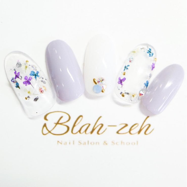 押し花 クリアネイル Blah Zeh ブラゼ のネイルデザイン ネイル まつげサロンを予約するなら楽天ビューティ