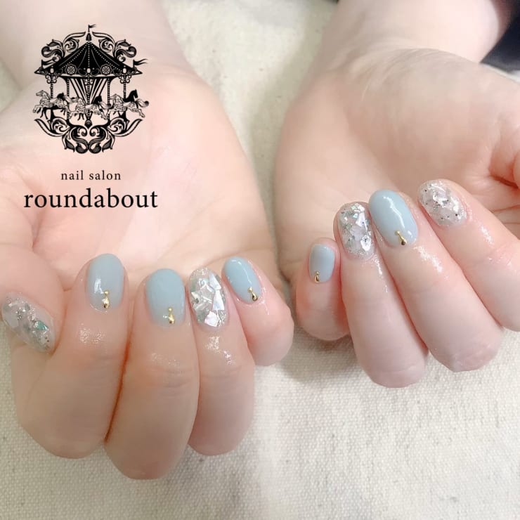 トレンドカラーのミントブルーネイル Nailsalon Roundabout ネイルサロンラウンドアバウト のネイルデザイン ネイル まつげサロンを予約するなら楽天ビューティ