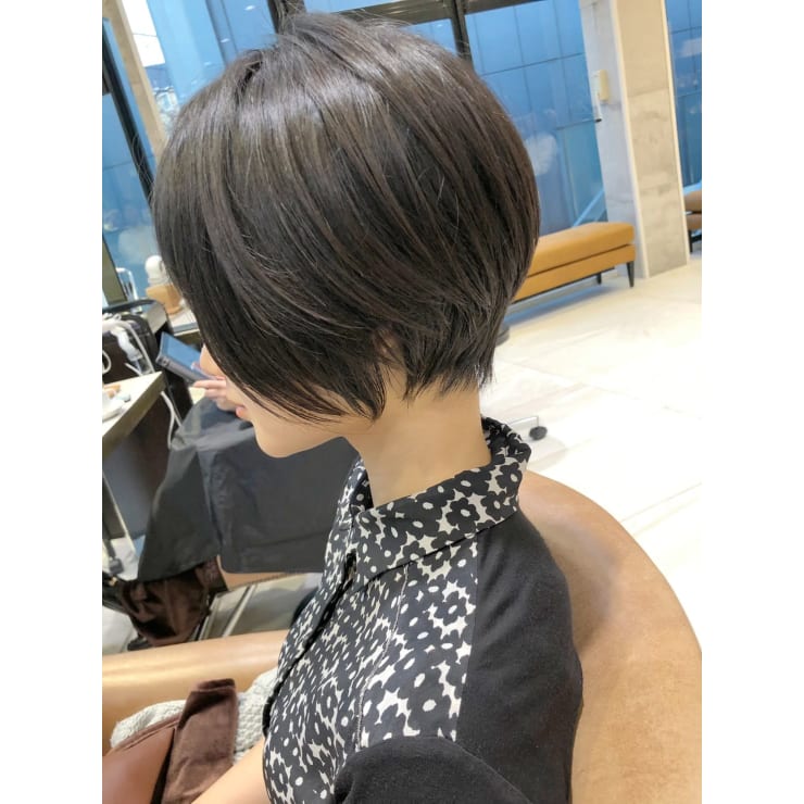 ショートボブ30代40代 Stories 表参道店 大人ツヤ 高級設備 髪質改善 アンドストーリーズ オモテサンドウテン のヘアスタイル 美容院 美容室を予約するなら楽天ビューティ