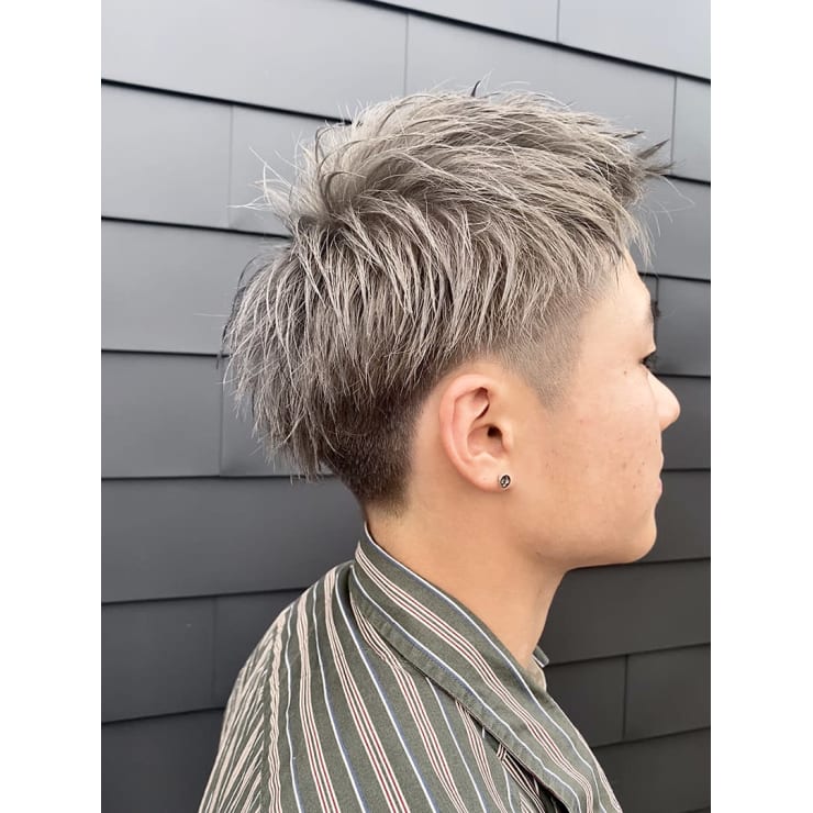 デザインカラーメンズ アクイール アクイール のヘアスタイル 美容院 美容室を予約するなら楽天ビューティ