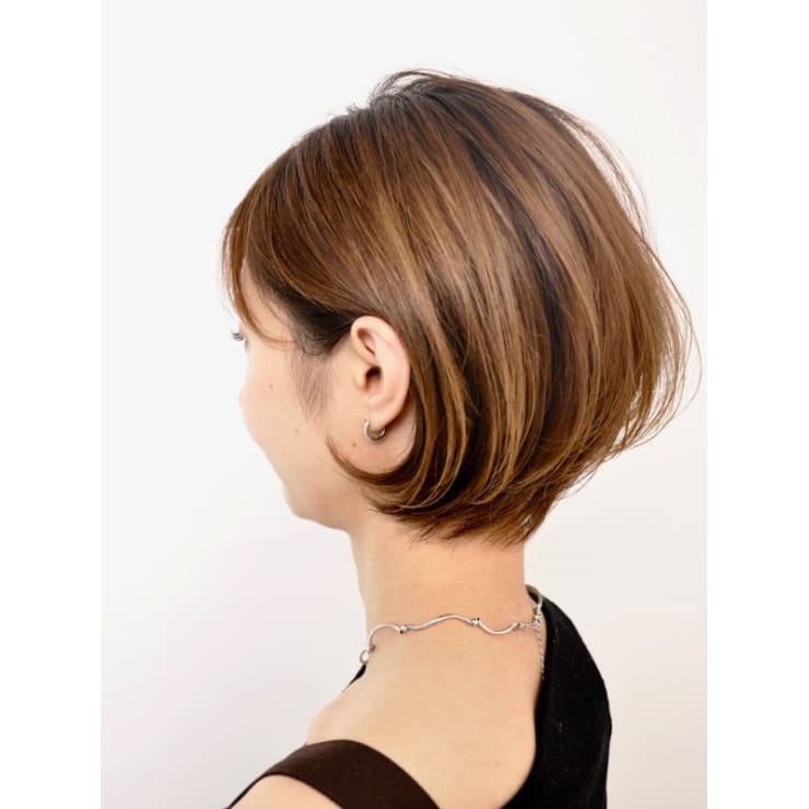 大人の美シルエットショートボブ Beautrium Peninsula ビュートリアム ペニンシュラ のヘアスタイル 美容院 美容室を予約するなら楽天ビューティ