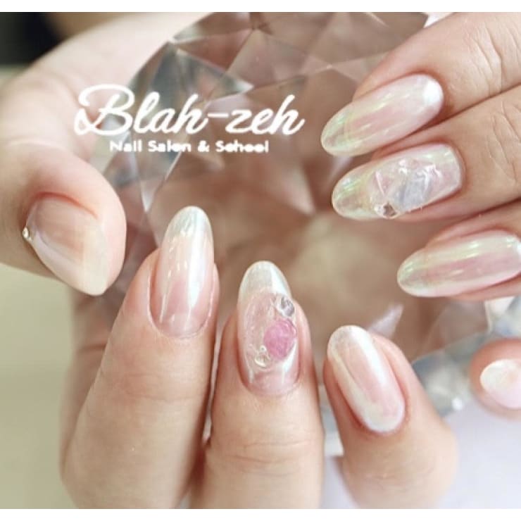 オーロラミラー 天然石ネイル Blah Zeh ブラゼ のネイルデザイン ネイル まつげサロンを予約するなら楽天ビューティ オーロラミラー 天然石ネイル Blah Zeh ブラゼ のネイルデザイン ネイル まつげサロンを予約するなら楽天ビューティ
