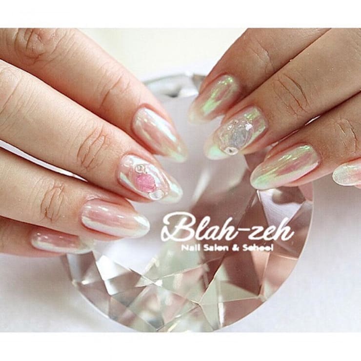 クリアネイル オーロラミラー Blah Zeh ブラゼ のネイルデザイン ネイル まつげサロンを予約するなら楽天ビューティ