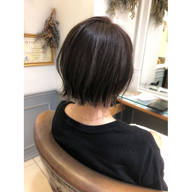 夏に最適 切りっぱなしショートボブ アッシュ Neolive Aim 横浜店 ネオリーブアイムヨコハマテン のヘアスタイル 美容院 美容室を予約するなら楽天ビューティ