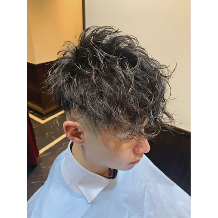 フェード前下がりマッシュパーマ Hiro Ginza Barbershop 飯田橋神楽坂店 ヒロギンザバーバーショップ イイダバシカグラザカテン のヘアスタイル 美容院 美容室を予約するなら楽天ビューティ